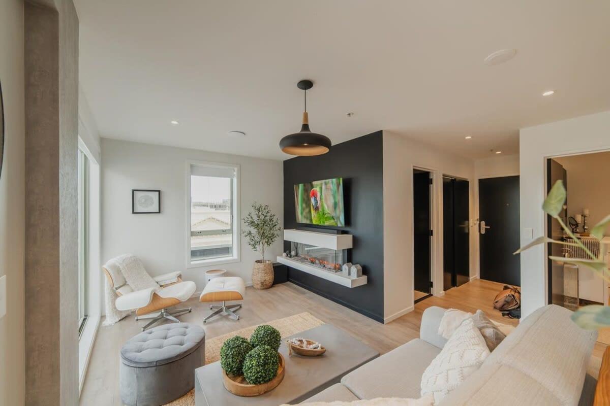 Penthouse Perfection - 2Br Elegance On Worcester St Christchurch Bagian luar foto