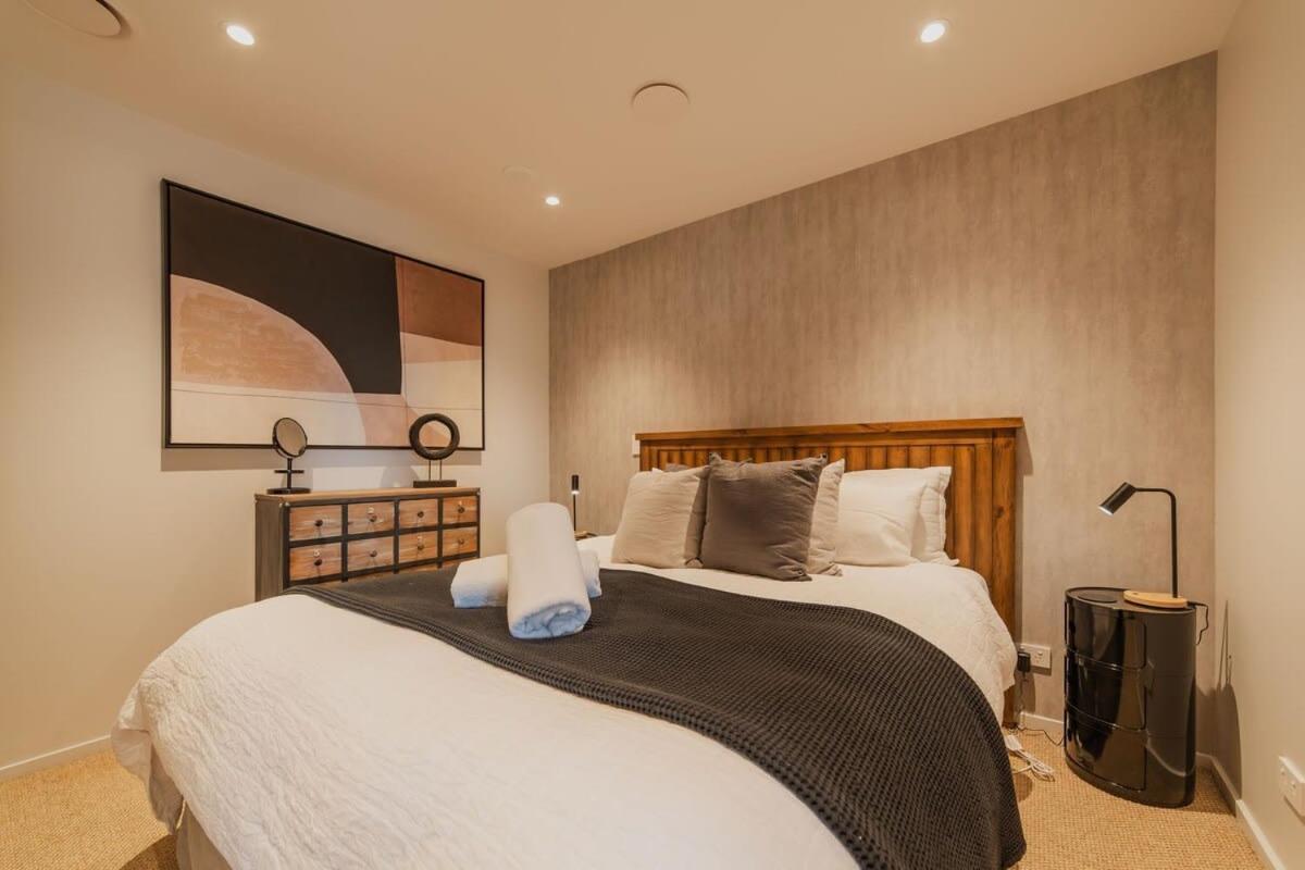 Penthouse Perfection - 2Br Elegance On Worcester St Christchurch Bagian luar foto